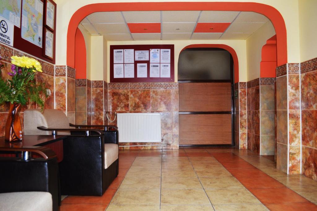 Hotel Orizont Suceava Ngoại thất bức ảnh