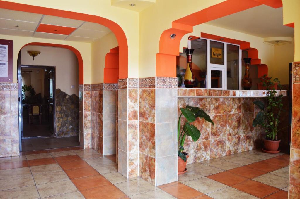 Hotel Orizont Suceava Ngoại thất bức ảnh